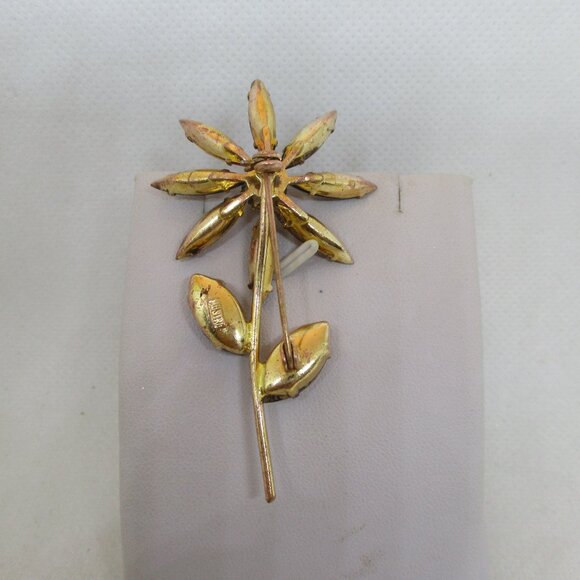 VTG Austrian Crystal Rhinestone Flower Brooch Gold Colored Crystal Rhinstones - Picture 5 of 9